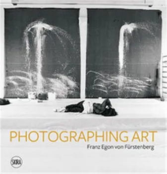 Franz Egon von FUrstenberg Photographing Art /anglais