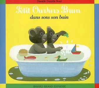 Petit Ours Brun dans son bain