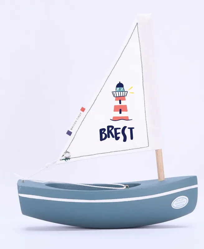Jeux et Jouets Jeux d'imagination Voitures, trains et bateaux Bachi 17 cm Voile Phare + Brest bleu abysse Fêtes Maritimes Brest 2024