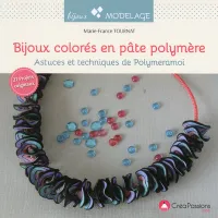 Bijoux colorés en pâte polymère