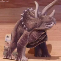 LE TRICERATOPS
